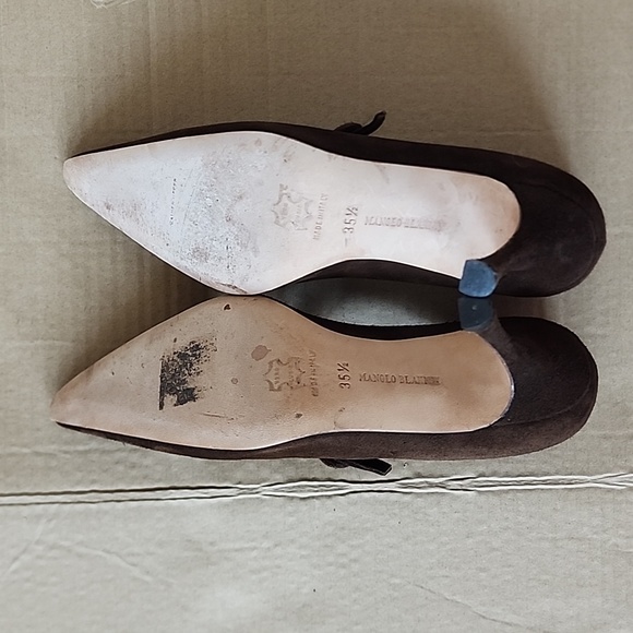 Manolo Blahnik brown suede double strap pumps-35.5 - Picture 7 of 8